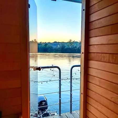 بوتيل Cocon D'amour Sur L'eau Avec Sauna *