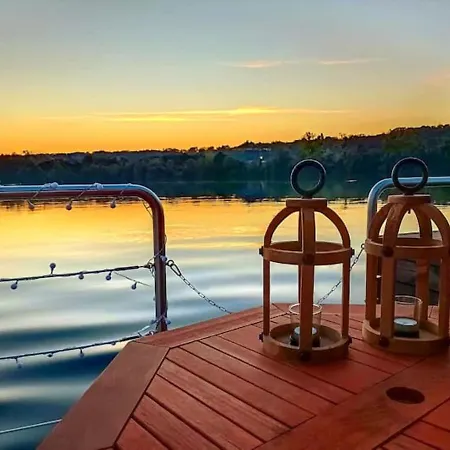 Cocon D'amour Sur L'eau Avec Sauna