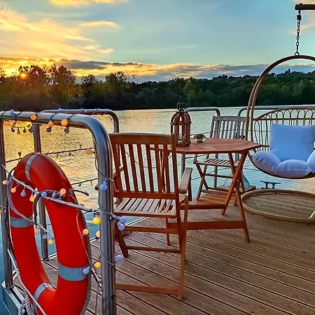 Cocon D'amour Sur L'eau Avec Sauna Saint-Martin-la-Garenne