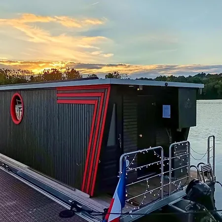 Cocon D'amour Sur L'eau Avec Sauna بوتيل