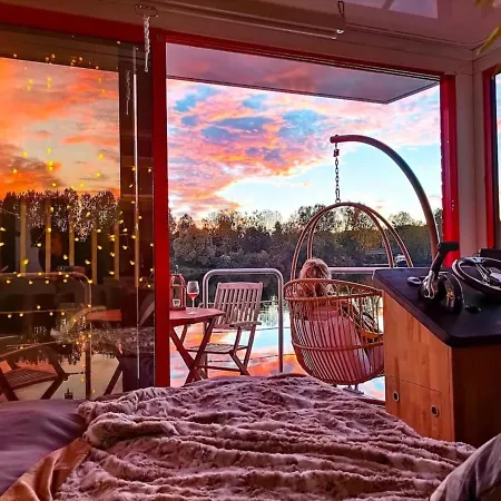 Cocon D'amour Sur L'eau Avec Sauna بوتيل *