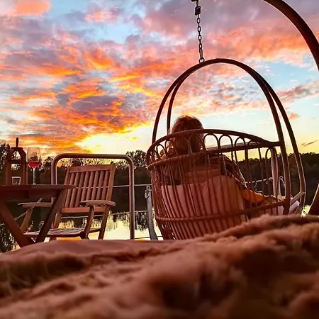 Cocon D'amour Sur L'eau Avec Sauna * Saint-Martin-la-Garenne